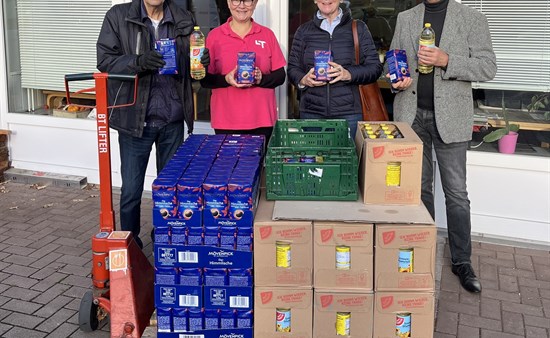 (v.l.n.r.) Achim Schwarz, Heidrun Mühlbauer (Langenhagener Tafel), Swantje Klapper, Gerd Müller-Lorenz (Rotary)
